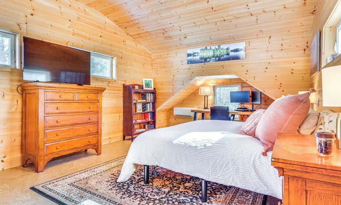 Alton Cottage | Hiking & Snowmobile Trails On-site: Alton Retreat!