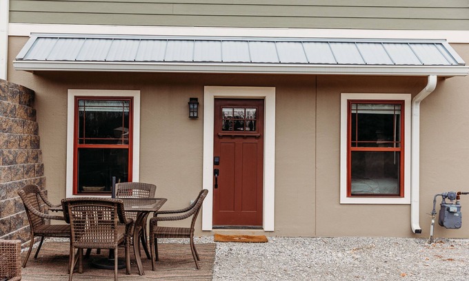 Rock Island Apartment | Hiking, swimming, kayaking, fishing and waterfalls.