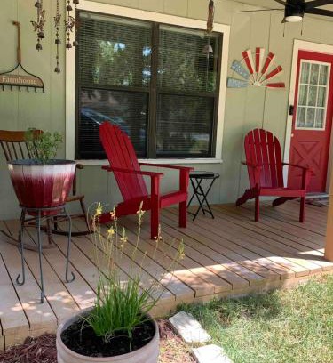 New Braunfels House | Hill Country Casita 3 minutes from Guadalupe River & Canyon Lake