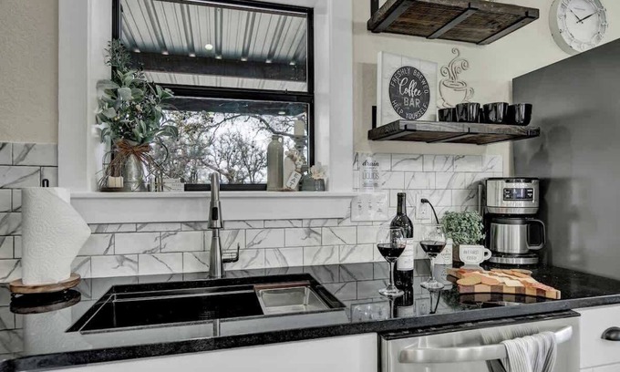 Fredericksburg House | Hill Country Hideaway With Fire Pit and Hot Tub!