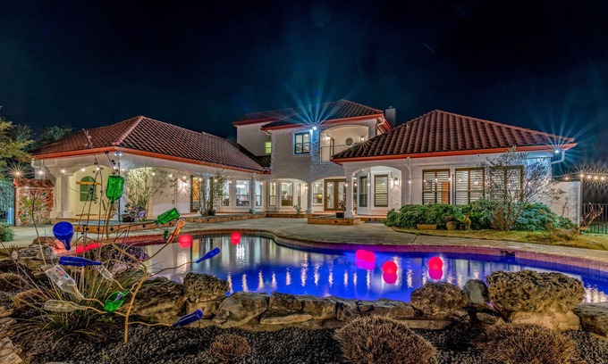 Austin House | Hill Country Mansion l Pool | Spa