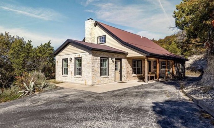 Paluxy House | Hill Country Ranch Retreat on Chalk Mountain