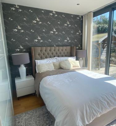 Vale House | Hill Crest