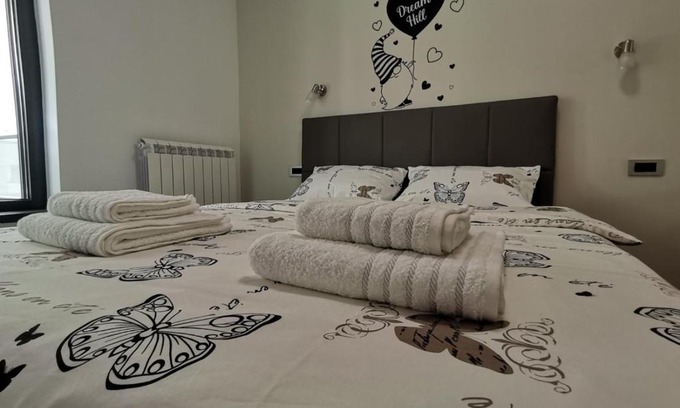 Banovo brdo Apartment | Hill Dreams Lux