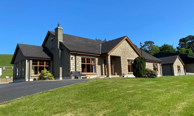 Drumaness Other | Hill Farm Spacious 4-Bed Countryside Home