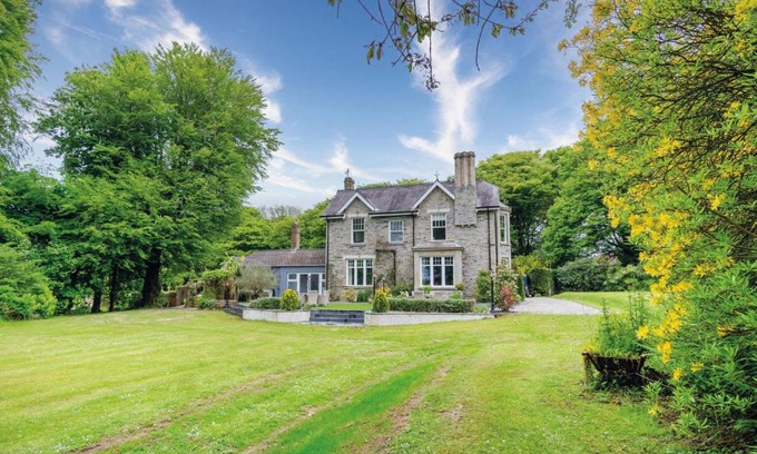 Ludchurch House | Hill House Country Estate - Princes Gate