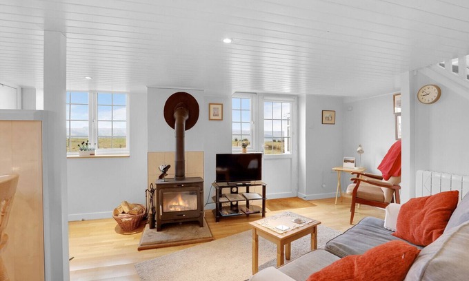 Henshaw Cottage | Hill House Hideaway - North East Escapes