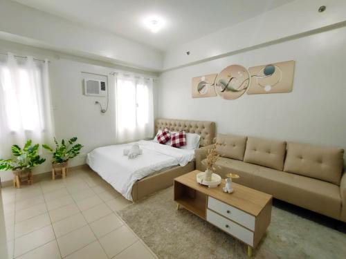 Caloocan Apartment | Hill Residence by Sarah Rentals