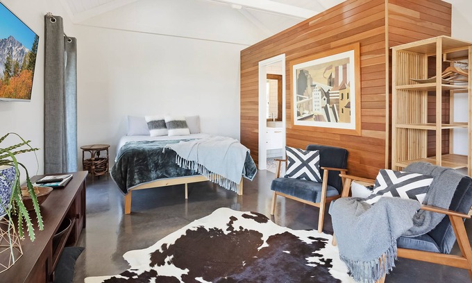 Merimbula Apartment | Hill St Studio - 5+ nights