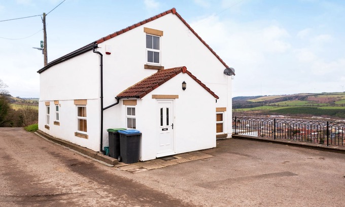 Langley Park Cottage | Hill Top Stables, a short drive from Durham City with beautiful views