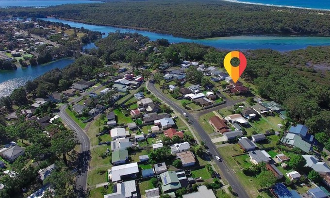 Sussex Inlet House | Hill Top Water and Bush Views