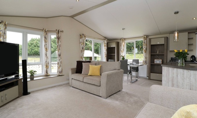 Wareham Cottage | Hill View, Lilac Lodge