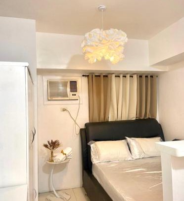 Valencia Apartment | Hillary's Guesthouse Vacation Rentals