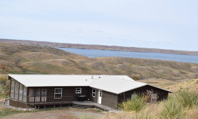 Pierre House | Hillbilly Relaxation Ranch - Your Fish & Hunt & Family Reunion Destination