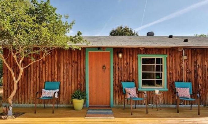Dripping Springs Cabin | Hillcountry Getaway: Tucked Away but Still Close to ATX/SXSW