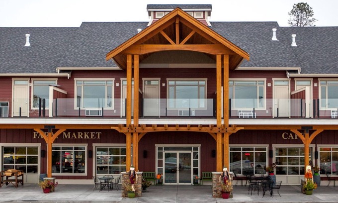 Black Mountain Bed & Breakfast | Hillcrest Farm Market B&B