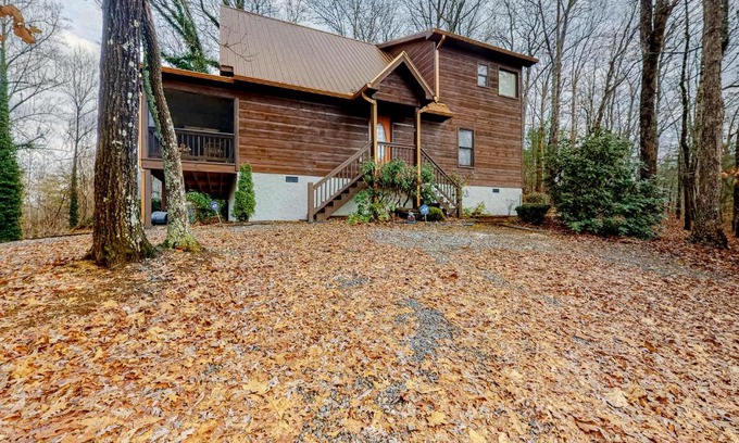 Hiawassee House | Hillcrest Hideaway