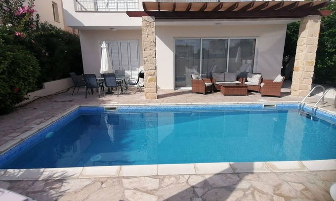 Tala Villa | Hillcrest Holiday Villa - Lovely 3 bed/3 bath villa in Peyia