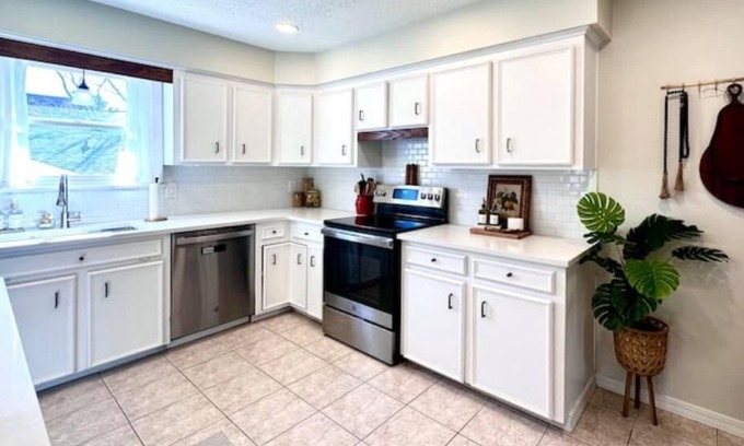 Hillcrest House | Hillcrest Luxury- Monthly Savings