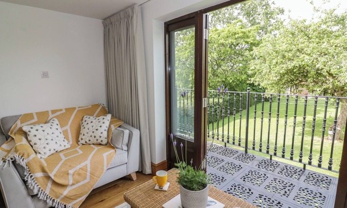 Meir Cottage | Hillcroft