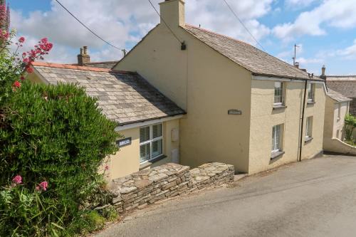 Treknow House | Hilldene