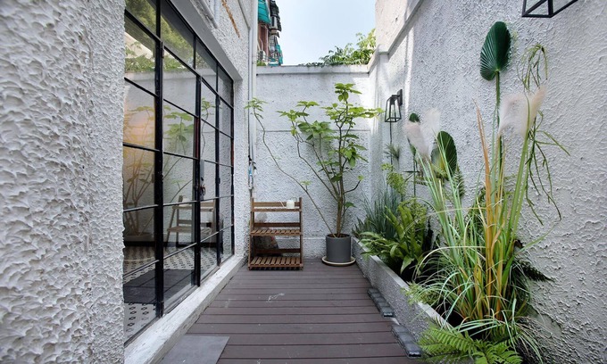 Downtown Shanghai Bed & Breakfast | Hills boutique