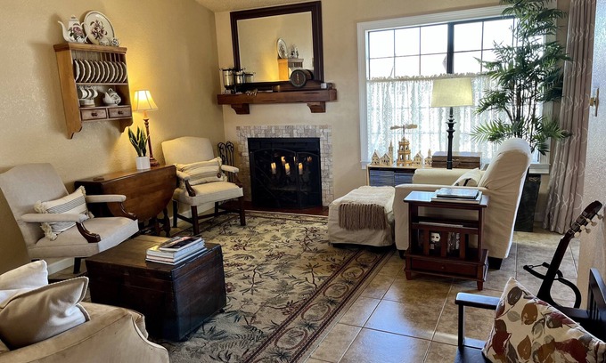 Sierra Vista House | Hill’s Hummingbird Haven LLC 21442827