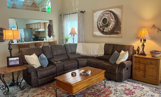 Sierra Vista House | Hill’s Old West Retreat