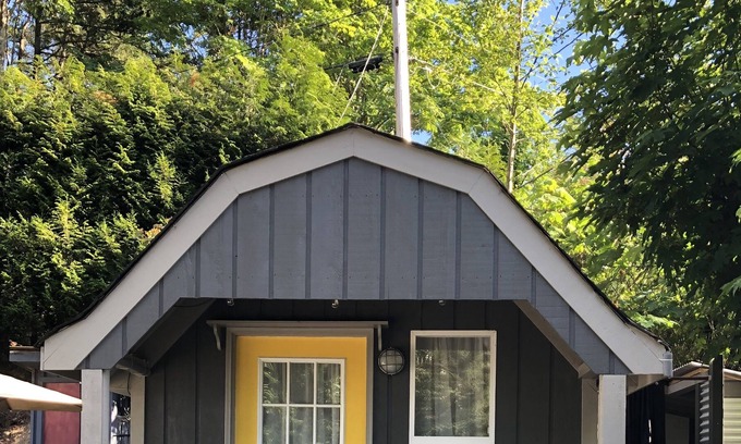 Salt Spring Island Cabin | Hillside Cabin near Ganges