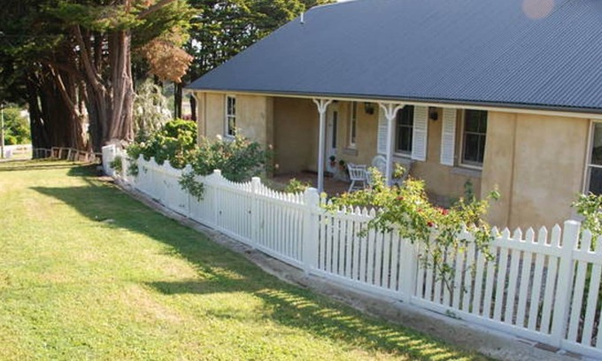 Berrima Cottage | Hillside Cottage - historic 1843 attached cottage in an AWARD WINNING village