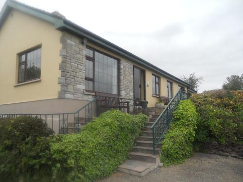 Tahilla House | Hillside Haven