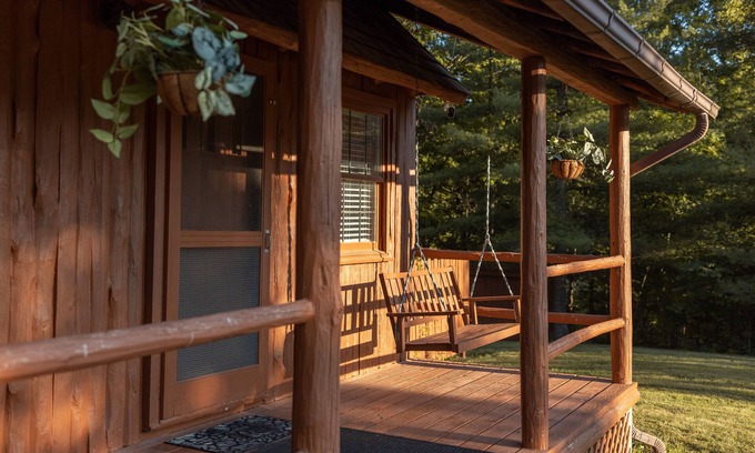 West Columbia Cabin | Hillside Haven