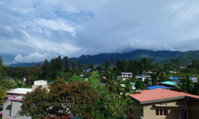 Gudalur Hotel | Hillside Hideaway Gudalur