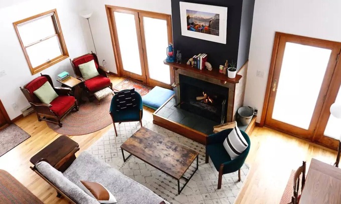 Fleischmanns Cabin | Hillside Hideaway: fireplace + 5 mins to Belleayre