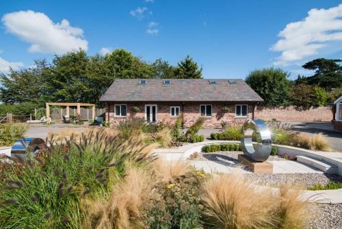 Tarvin House | Hillside House