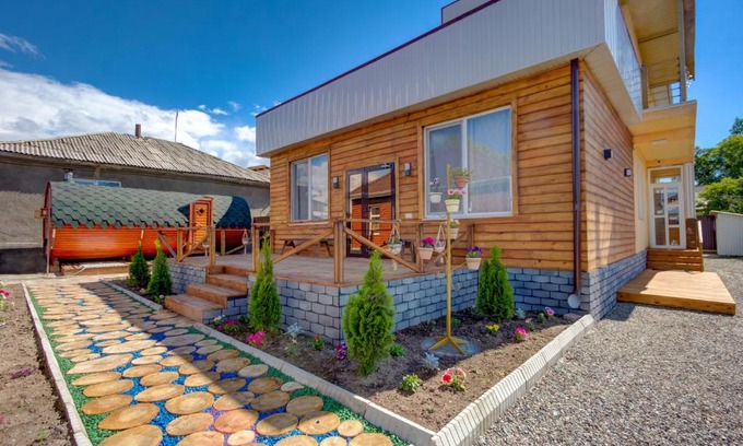 Karakol Hotel | Hillside Karakol B&B