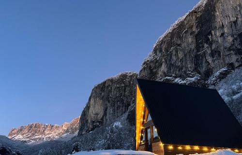 Savnik House | Hillside Komarnica