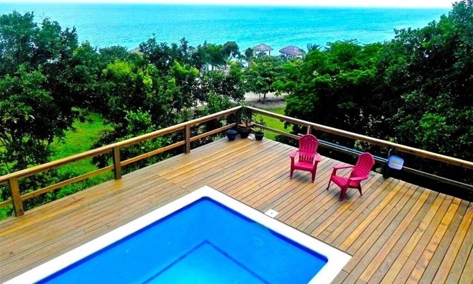 Calabash Bight House | Hillside Paradise - A Remote Island Gem