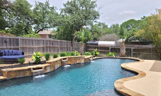 Village At Western Oaks House | Hillside Tropical Retreat - relax, work, and live pure