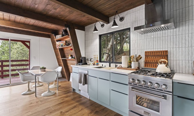 Crestline House | Hilltop 3-bedroom Retreat with Lake Views, AC, EV Charger at Lake Gregory