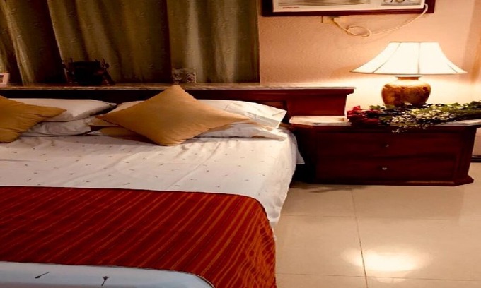 Looc Bed & Breakfast | Hilltop bed and breakfast