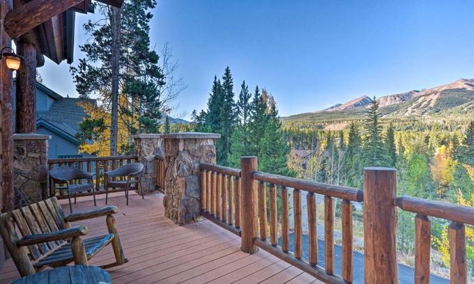 Sunbeam Estates House | Hilltop Breck Home Hot Tub, Views and Walk to Town