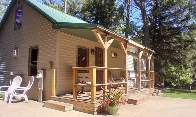 Mountain Cabin | Hilltop cabin in the heart of it all