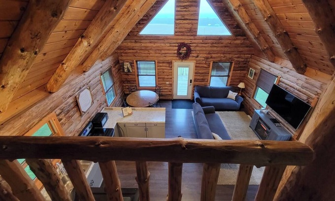 Town of Otto Ski Chalet | Hilltop Chalet with an Unforgettable Valley View. 13 minutes from Ellicottville!