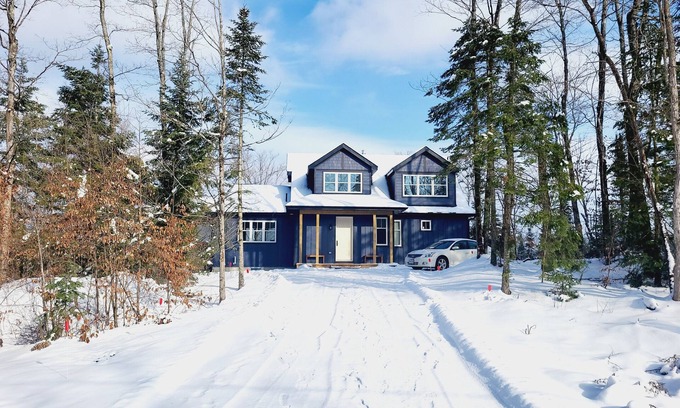 Lake of Bays Cottage | Hilltop cottage with Fibre internet, Golf, Ski, Arrowhead and Algonquin Park