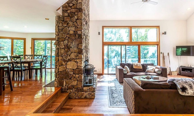 Chestnut Springs House | Hilltop Escape At Wintergreen