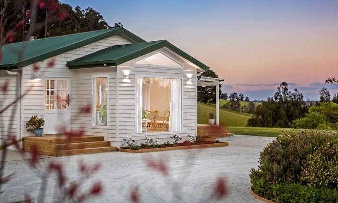 Karoola House | Hilltop Escape