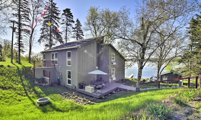 Princeton House | Hilltop Green Lake Home: Dock, Kayaks, Views!