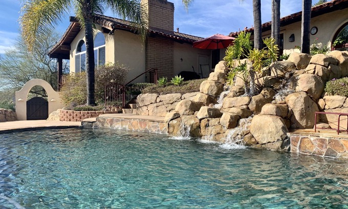 Escondido Villa | Hilltop Hacienda with 360° views, sparkling pool and hot tub