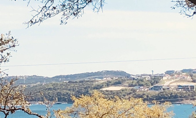 Spicewood House | Hilltop Haven by the Lake